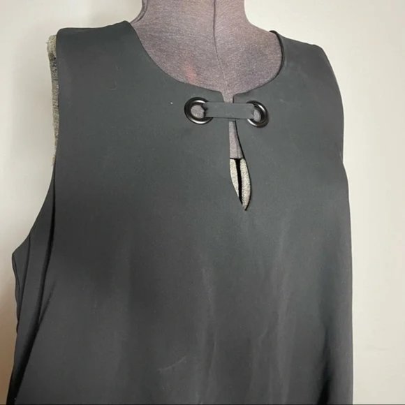 Black Sleeveless Dress with Keyhole Front Detail Size 16 - Picture 2 of 6